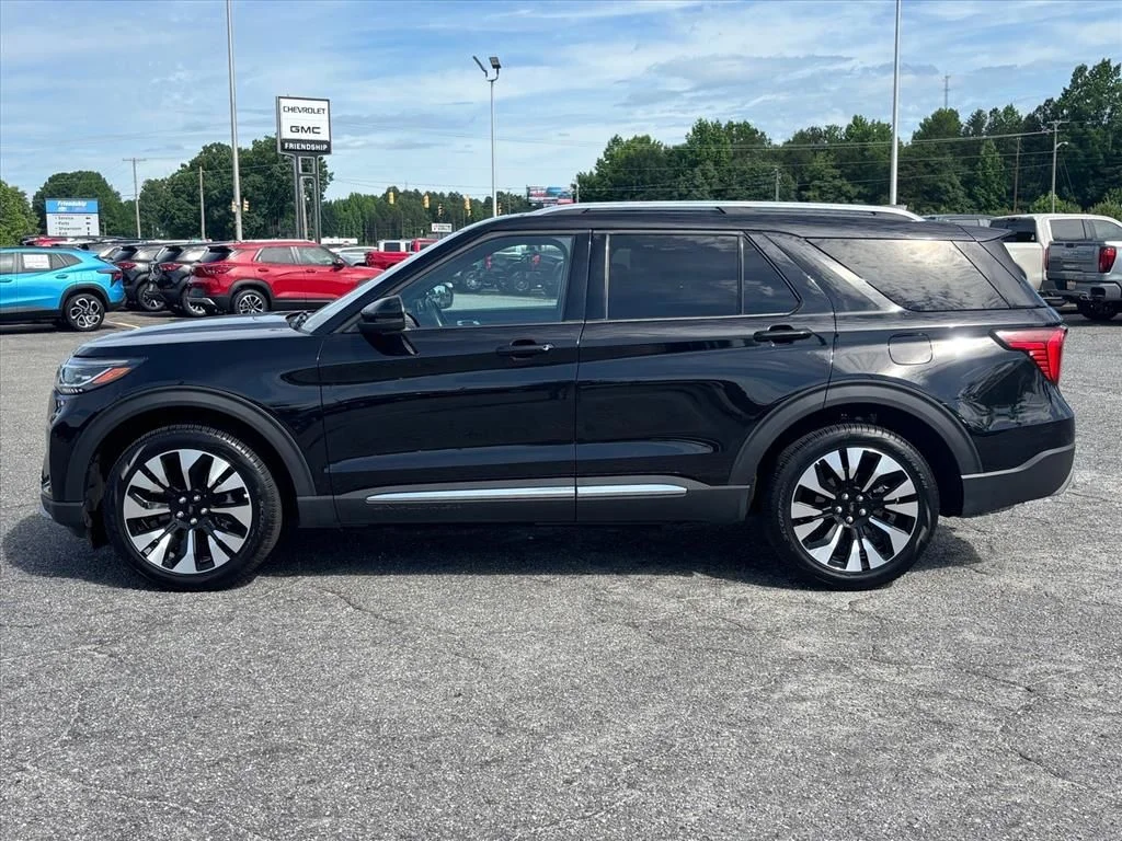Used 2025 Black Ford Platinum image 23