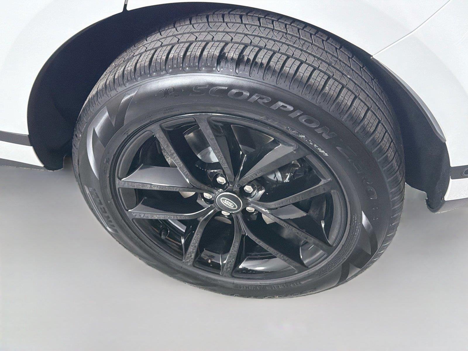 New 2026 Fuji White Land Rover Core S image 31