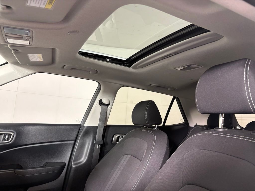 Used 2025 Gray Hyundai SEL image 17
