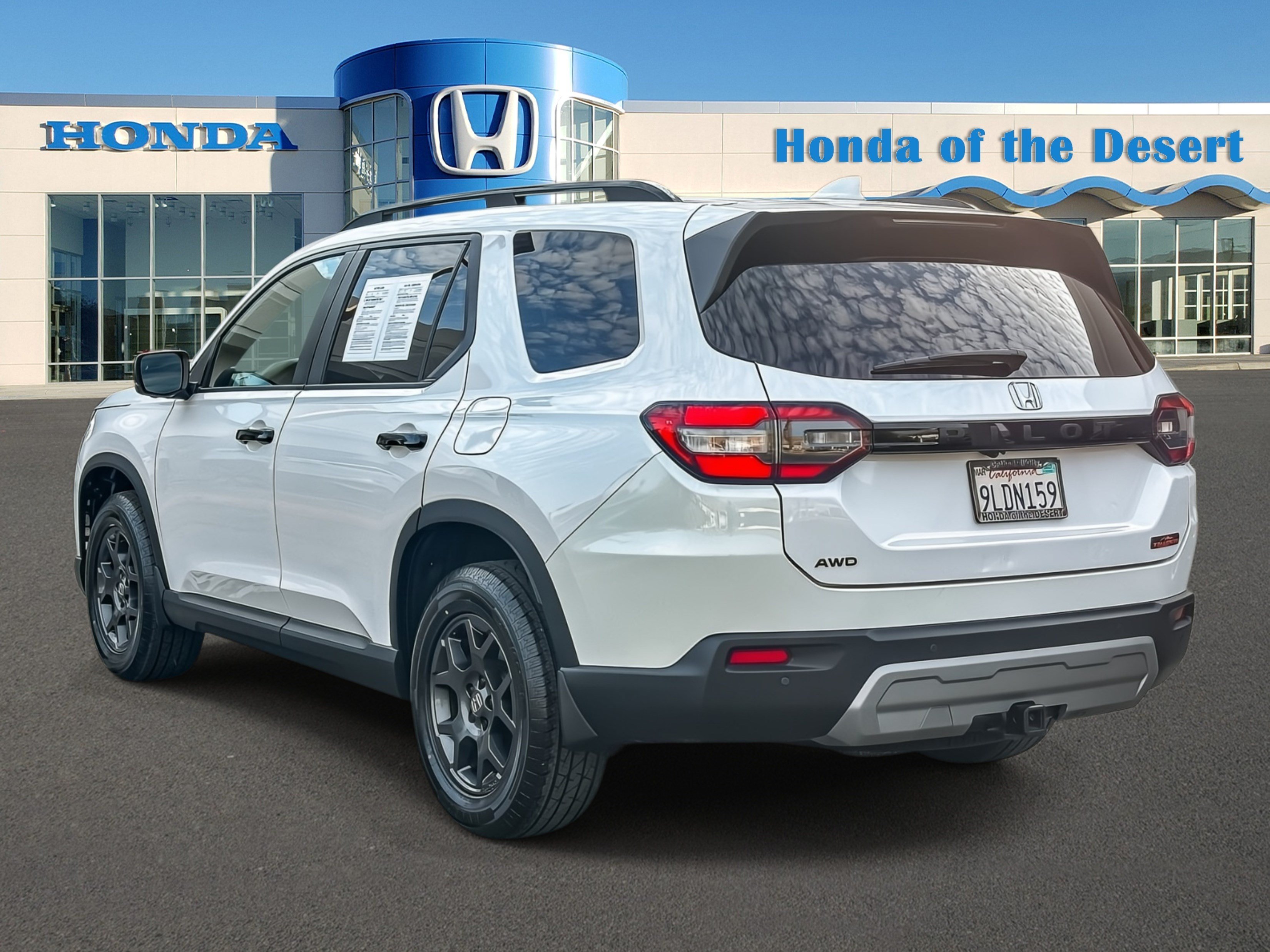 Used 2024 Platinum White Pearl Honda TrailSport image 4