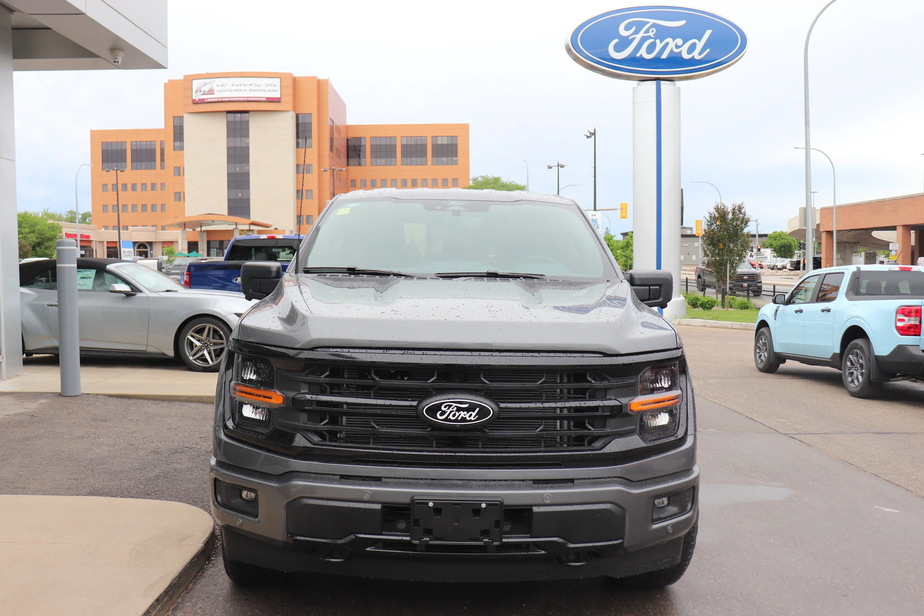 New 2026 CARBONIZED GREY METALLIC Ford XLT image 2