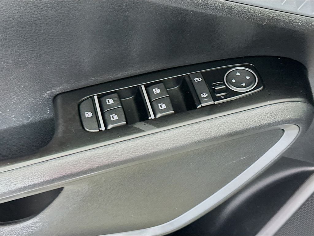 Used 2021 Sparkling Silver Kia S image 18