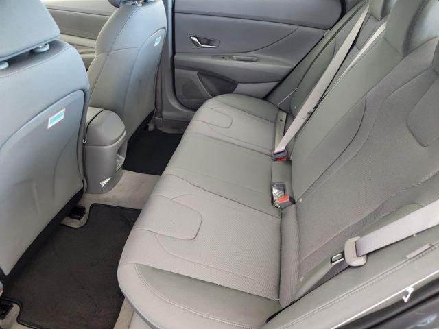 New 2026 White Hyundai SE image 19