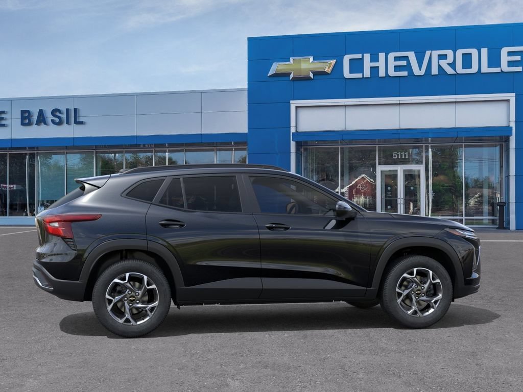 2026 Chevrolet Trax LT - Photo 5