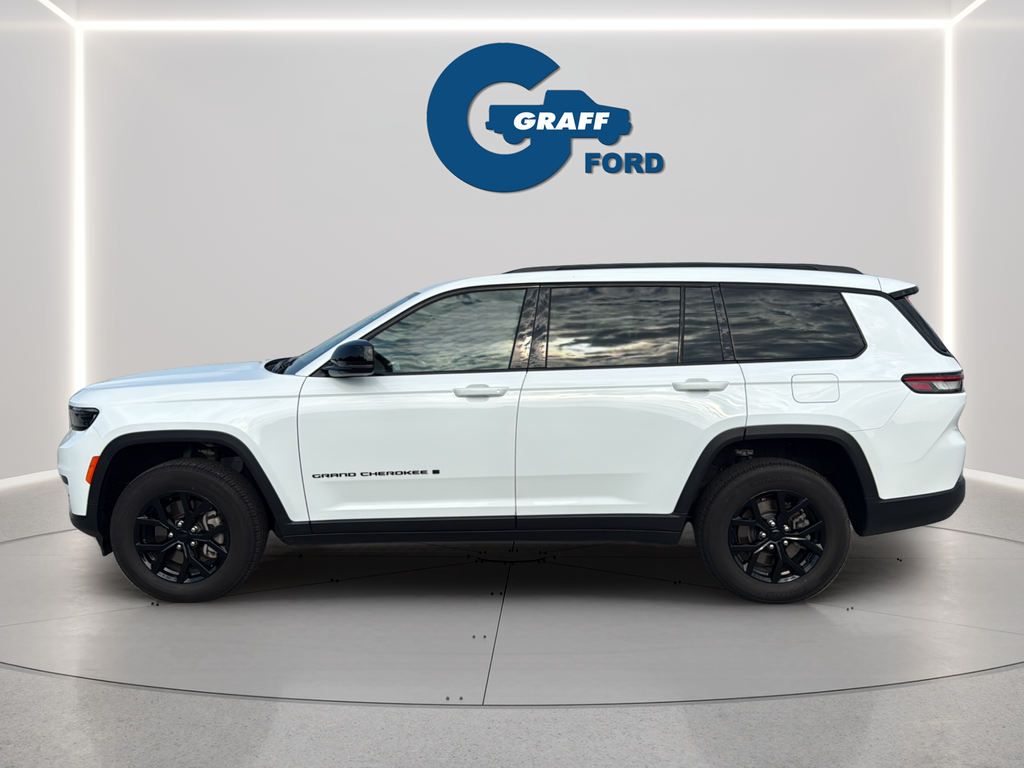 Used 2025 White Jeep Altitude X image 10
