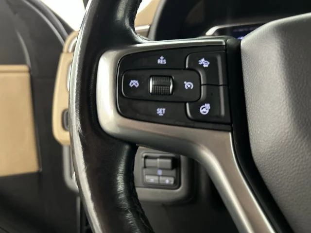 Used 2021 IRIDESCENT PEARL TRICOAT Chevrolet Premier image 12