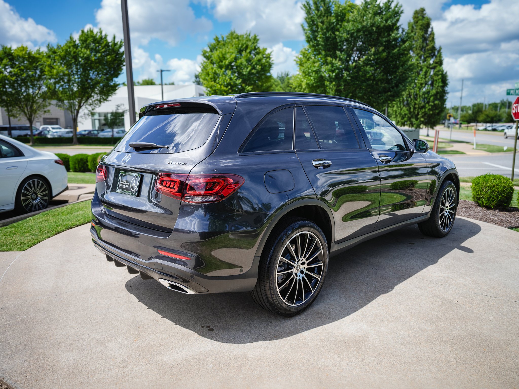 Used 2022 Graphite Gray Metallic Mercedes-Benz GLC 300 image 13