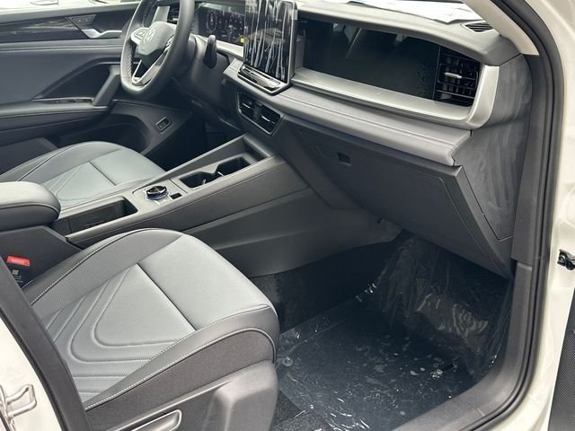 New 2026 Pure White Volkswagen 2.0T SE image 13