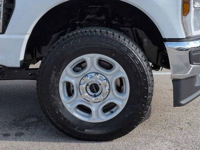 New 2026 Oxford White Ford F-350® XLT image 11