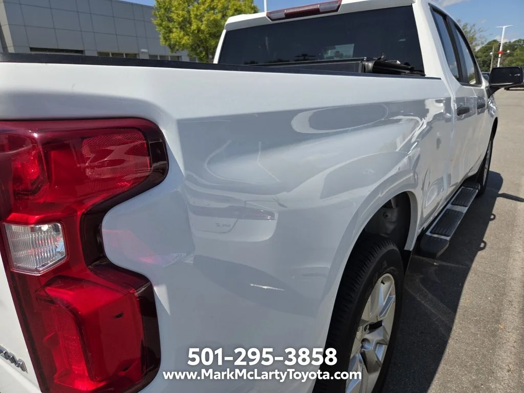 Used 2021 White Chevrolet Custom image 8