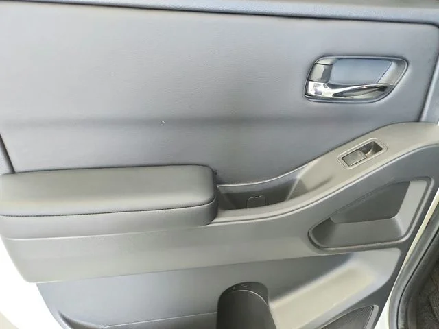 Used 2025 White Nissan SV image 37