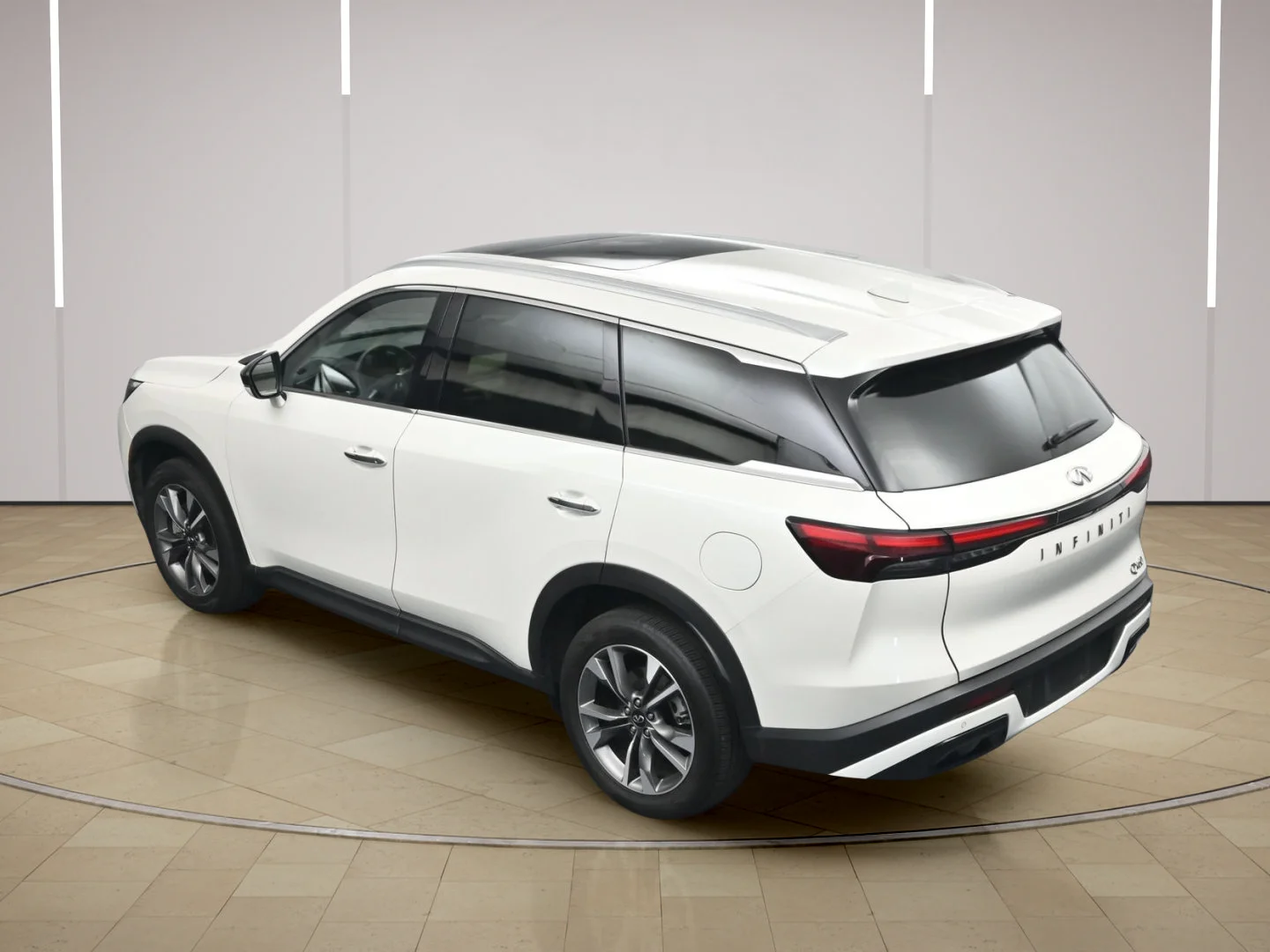 Certified Used 2025 Majestic White INFINITI LUXE image 38
