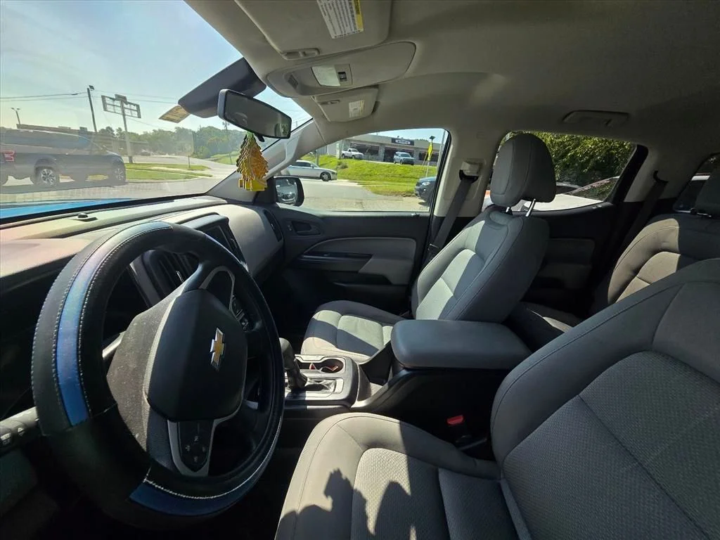 Used 2019 Blue Chevrolet Work Truck image 4