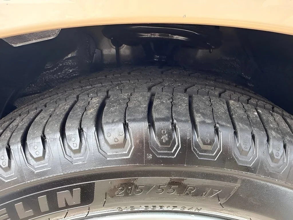Used 2012 Gold Toyota L image 25