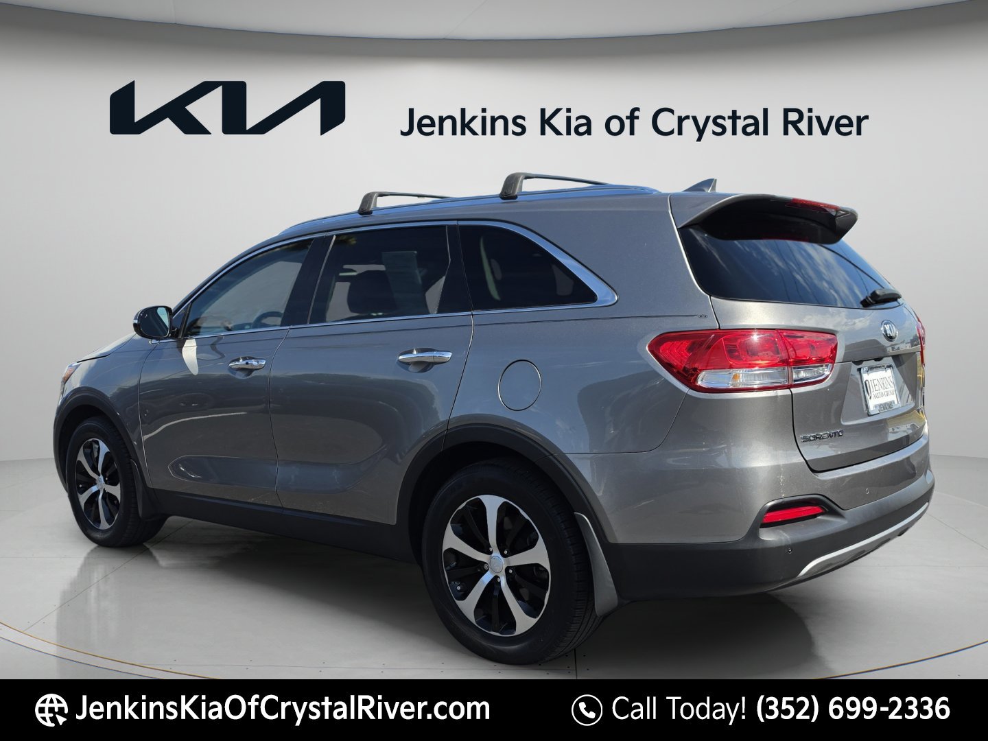 Used 2018 Titanium Silver Kia EX V6 image 8