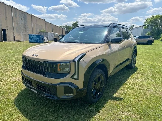 New 2027 Terrain Brown / Black Roof Kia X-Line S image 18