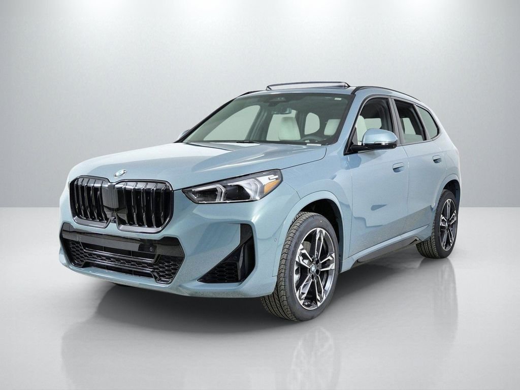 Used 2026 Cape York Green Metallic BMW xDrive28i image 1