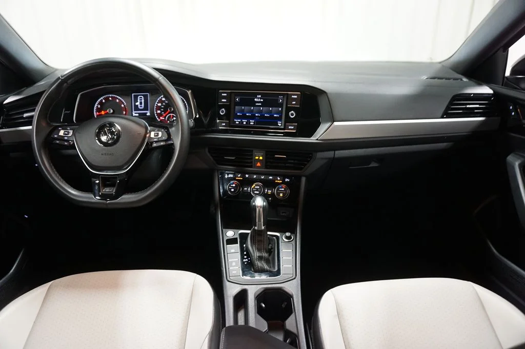 Used 2019 Platinum Gray Metallic Volkswagen R-Line image 6
