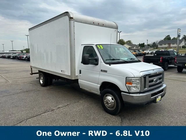 2013 Ford E-Series's photo