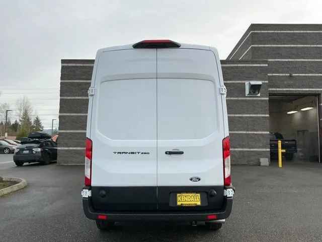 New 2026 Oxford White Ford Base image 5