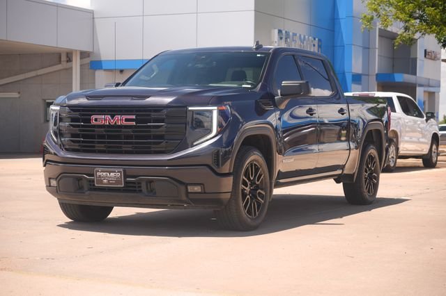 Used 2022 Silver GMC Elevation image 7