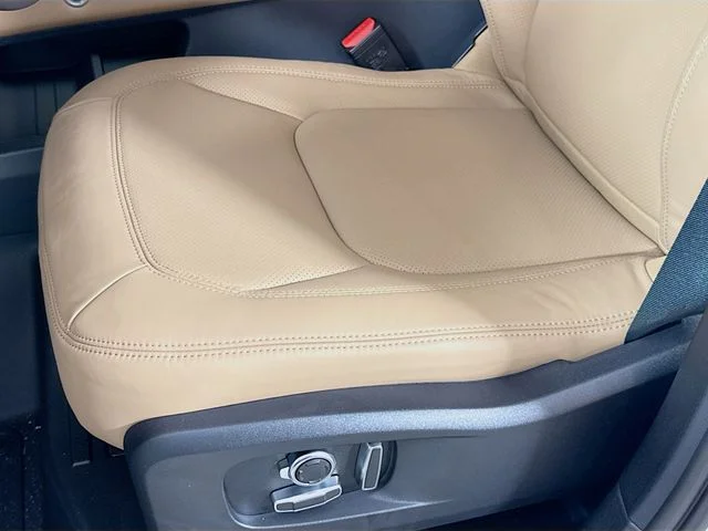 New 2026 Fuji White Land Rover S image 22