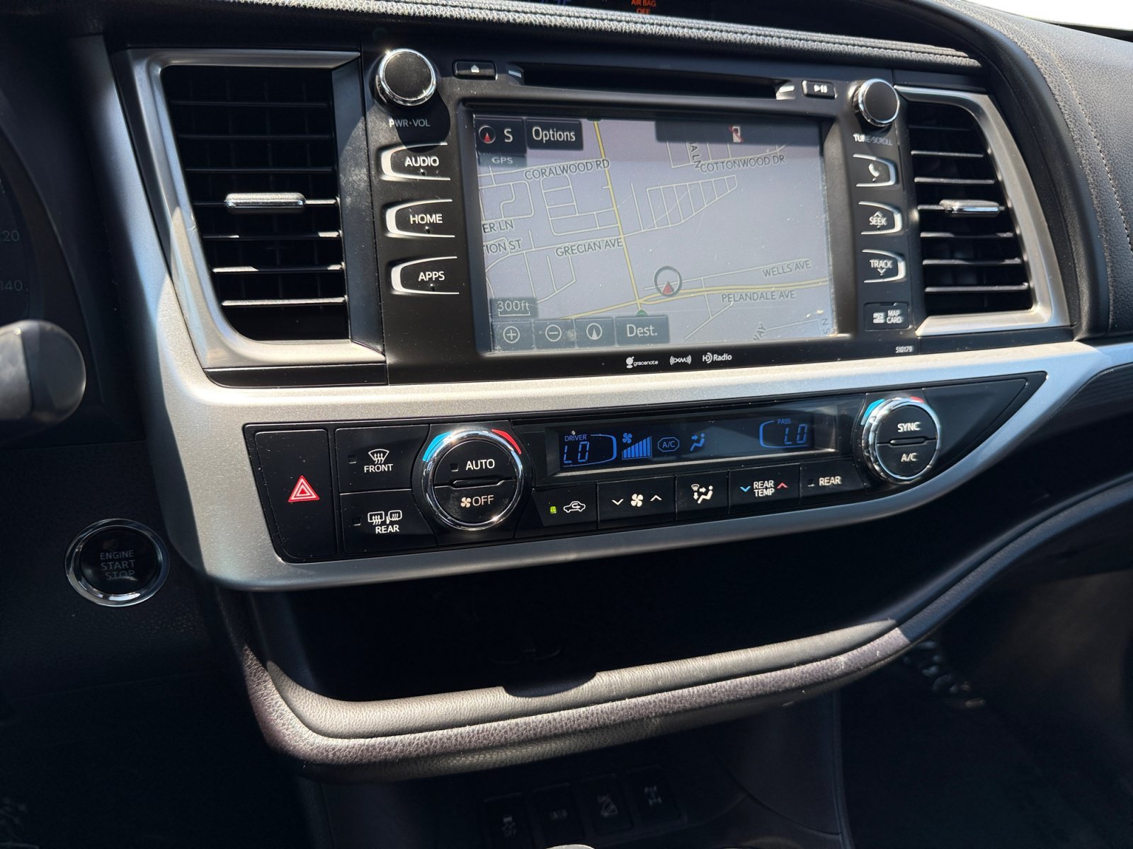 Used 2018 Blizzard Pearl Toyota SE image 12