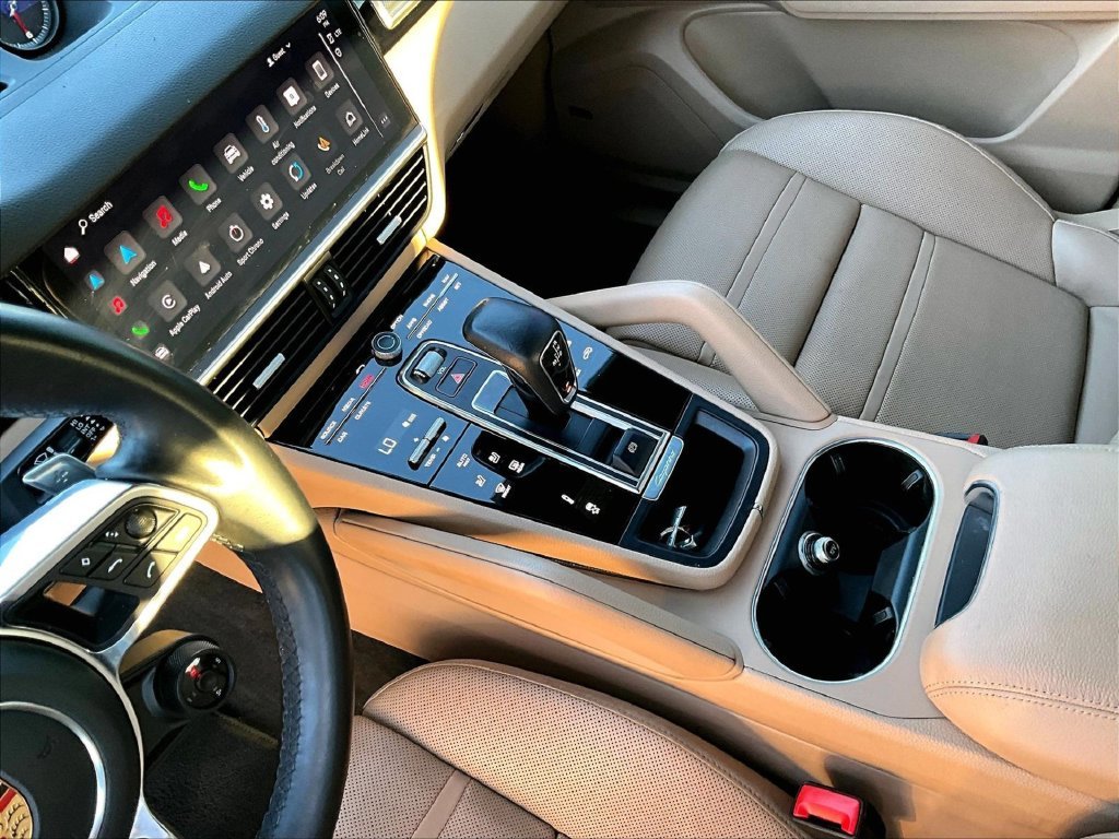 Used 2022  Porsche Platinum Edition image 17