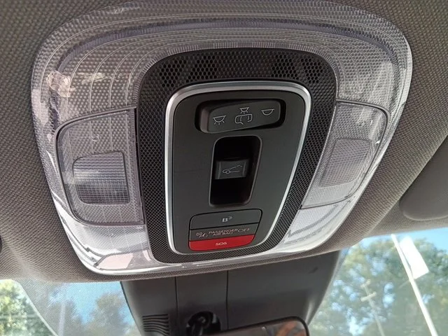 Used 2025 Blue Hyundai SEL Convenience image 19