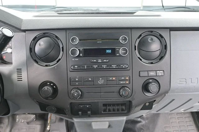Used 2014 White Ford XL image 28