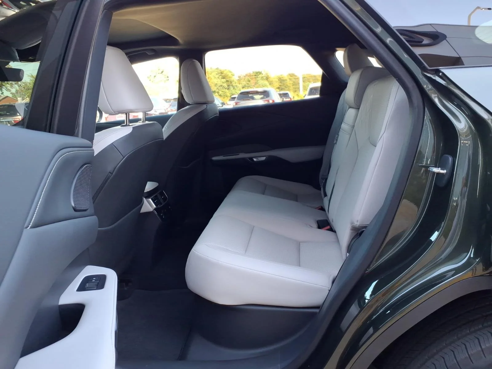 Used 2025 Nori Green Pearl Lexus Premium image 15