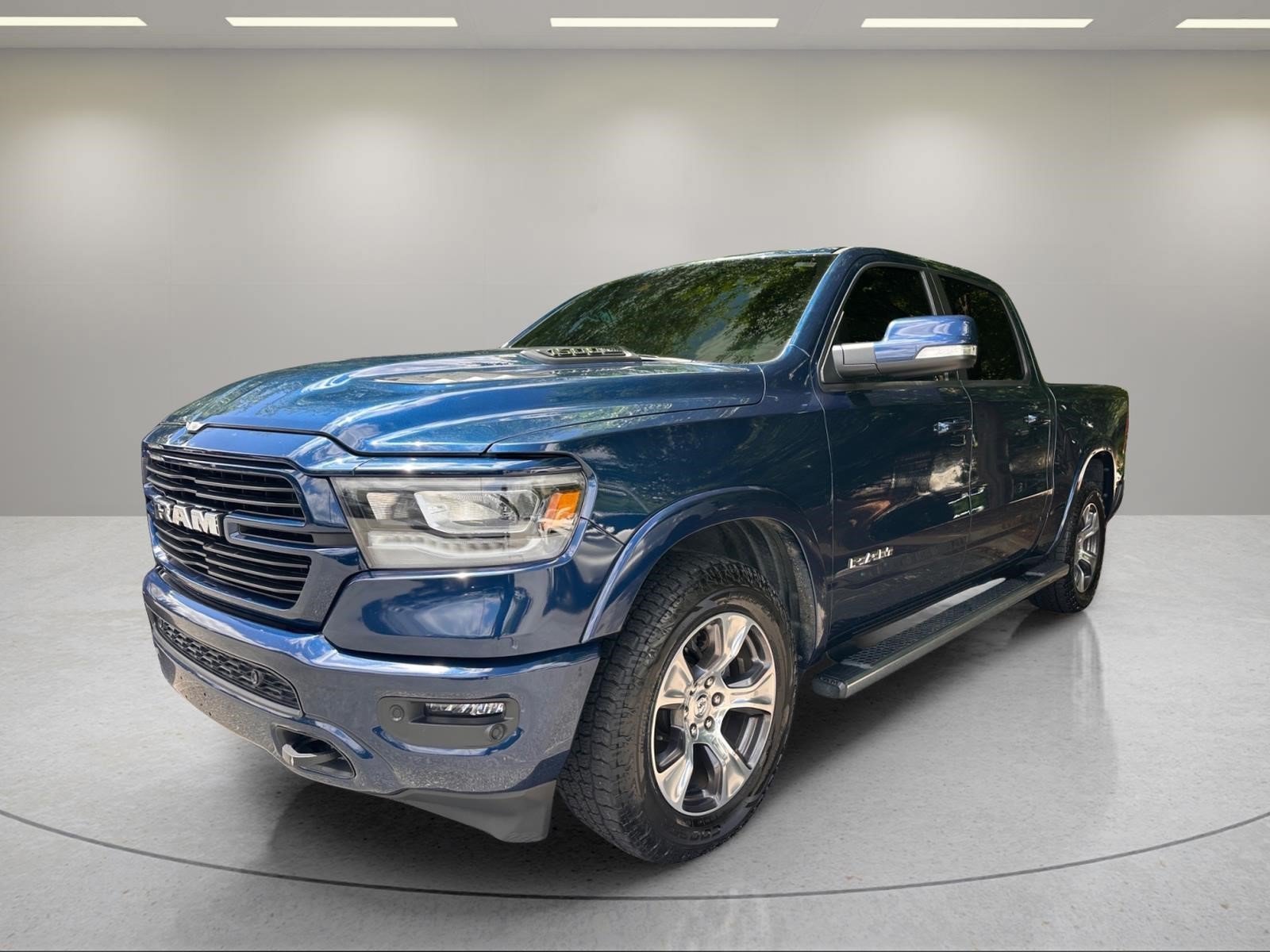 Used 2022 Patriot Blue Pearlcoat Ram Laramie image 15