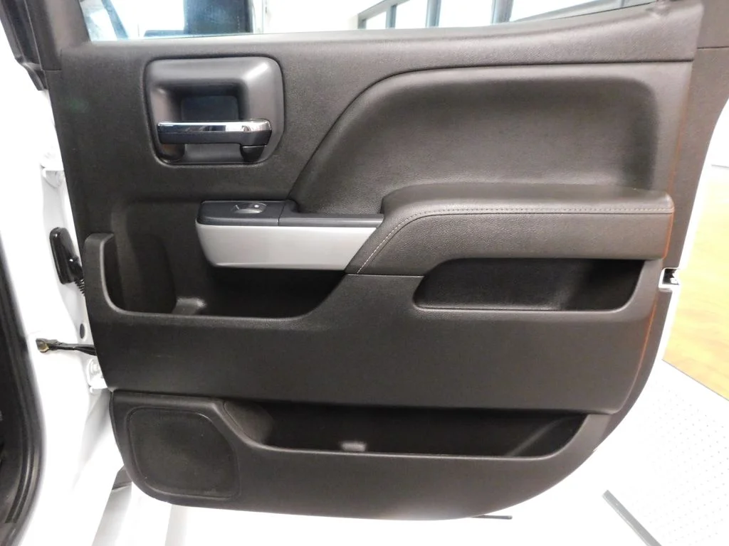 Used 2017 Summit White Chevrolet LTZ image 31