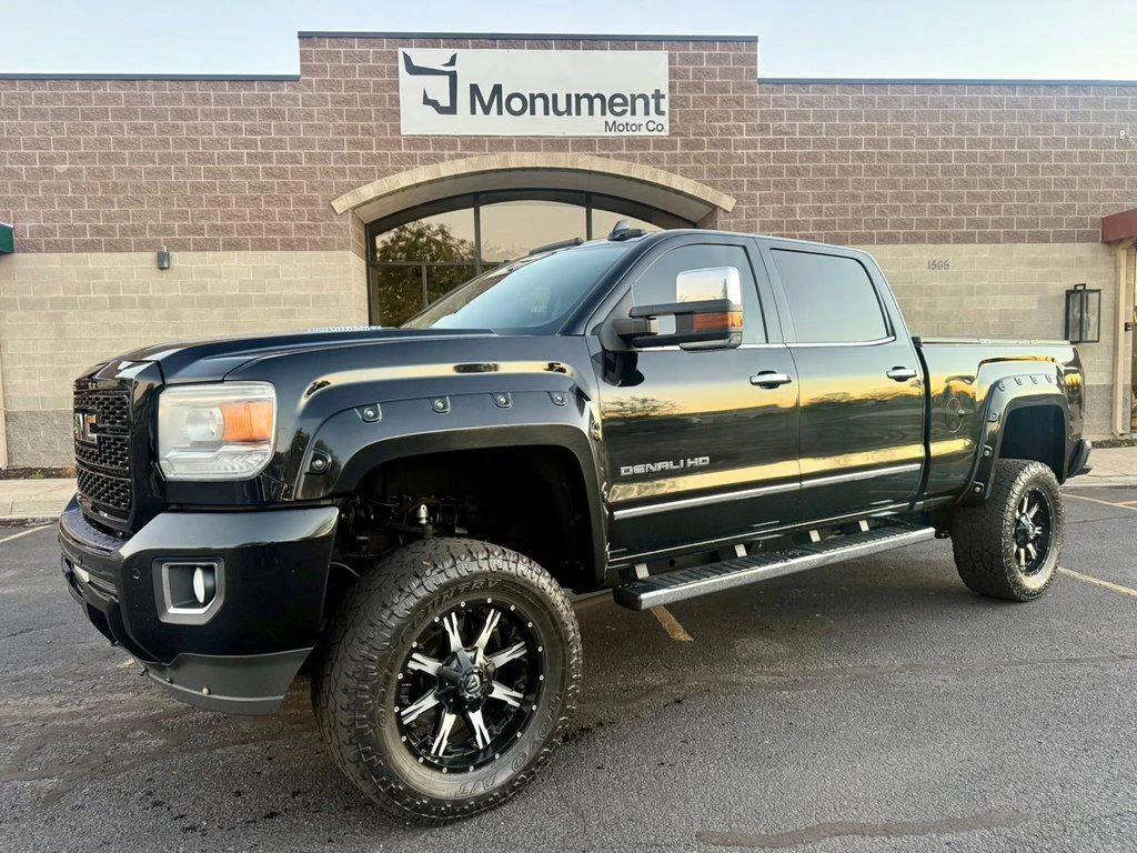Used 2016 Onyx Black GMC DENALI image 1