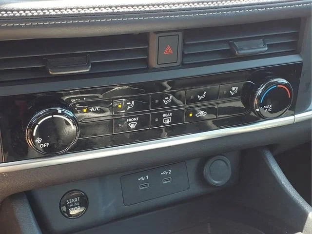Used 2024  Nissan S image 8