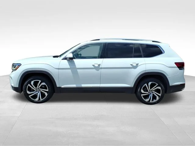 Used 2021 White Volkswagen SEL Premium image 5