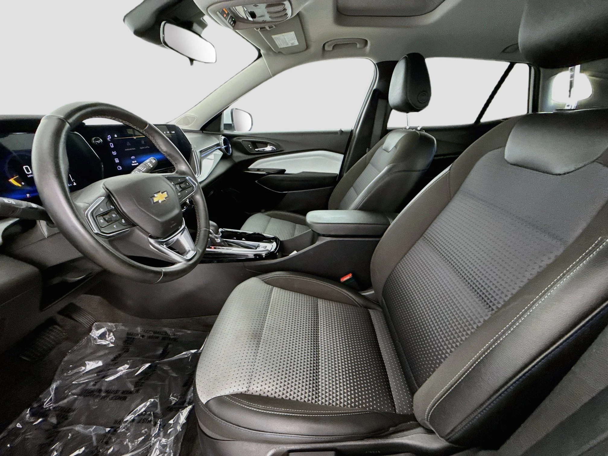 Used 2025 Summit White Chevrolet LT image 23