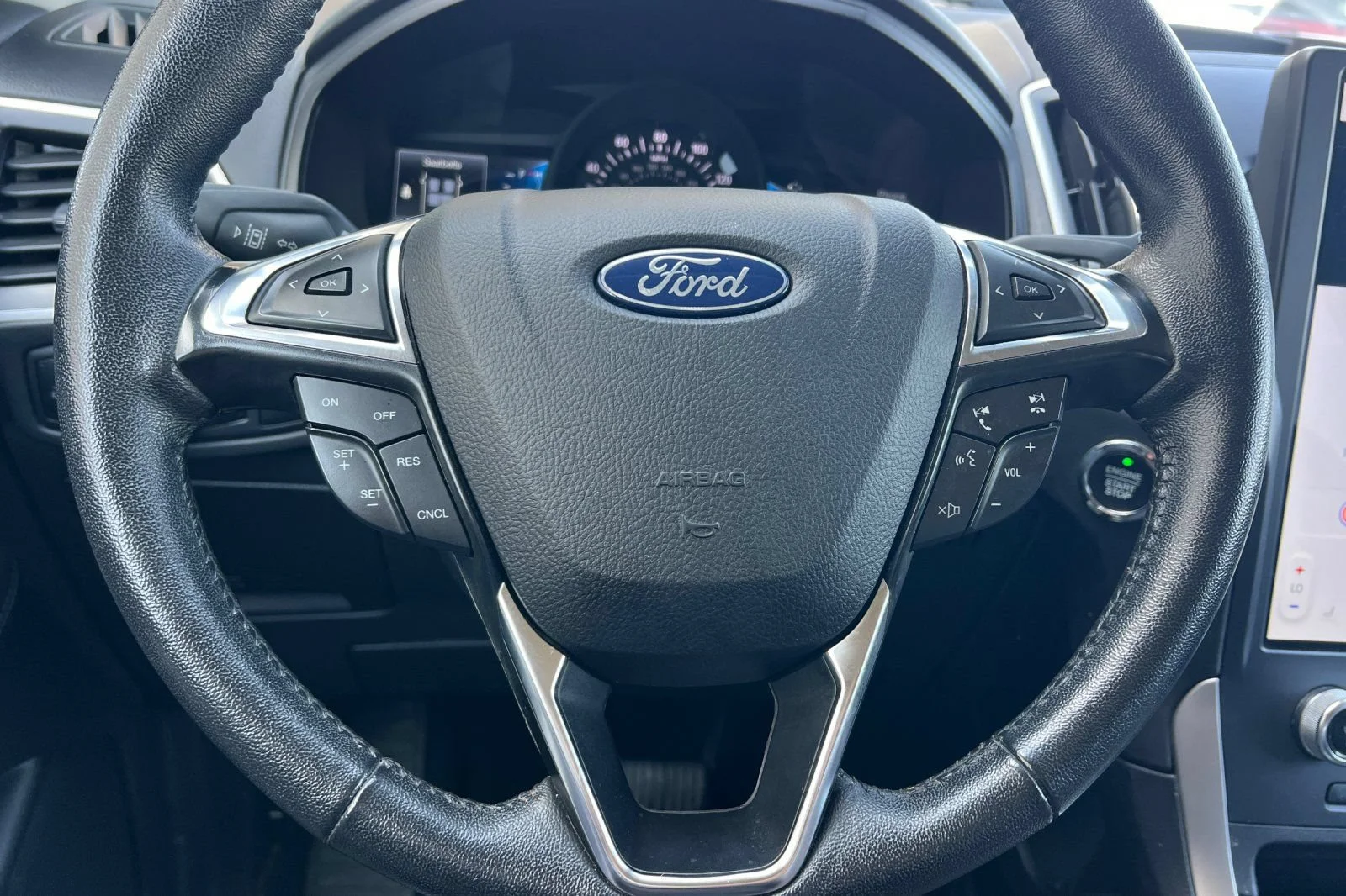 Used 2024 Gray Ford SEL image 23
