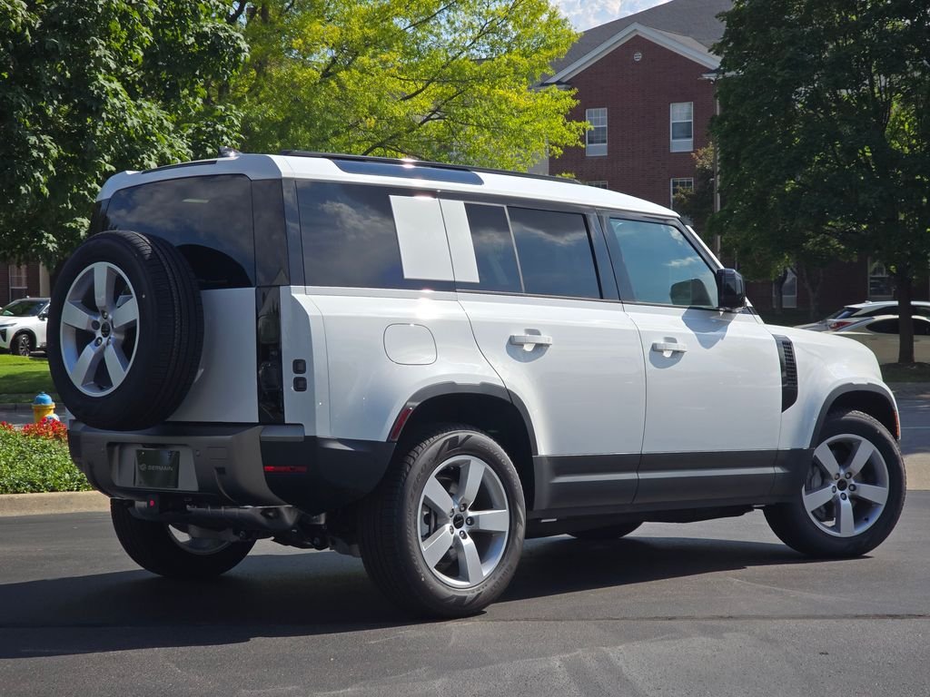 New 2026 Fuji White Land Rover S image 6