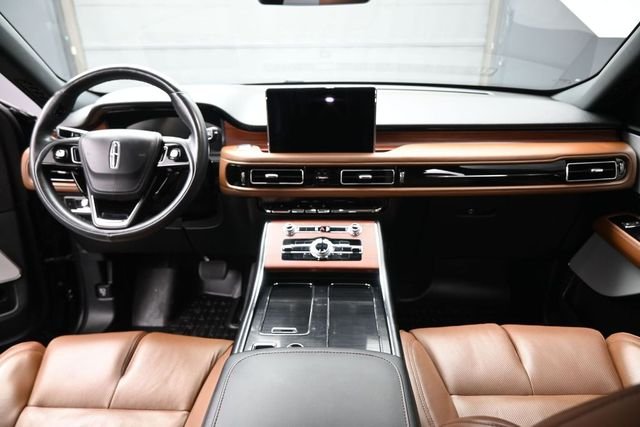 Used 2023 Black Lincoln Reserve image 29