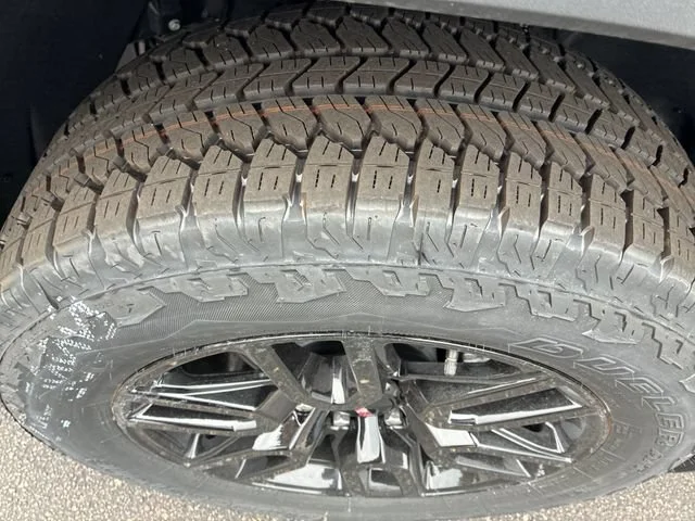New 2026 Summit White GMC Elevation image 32