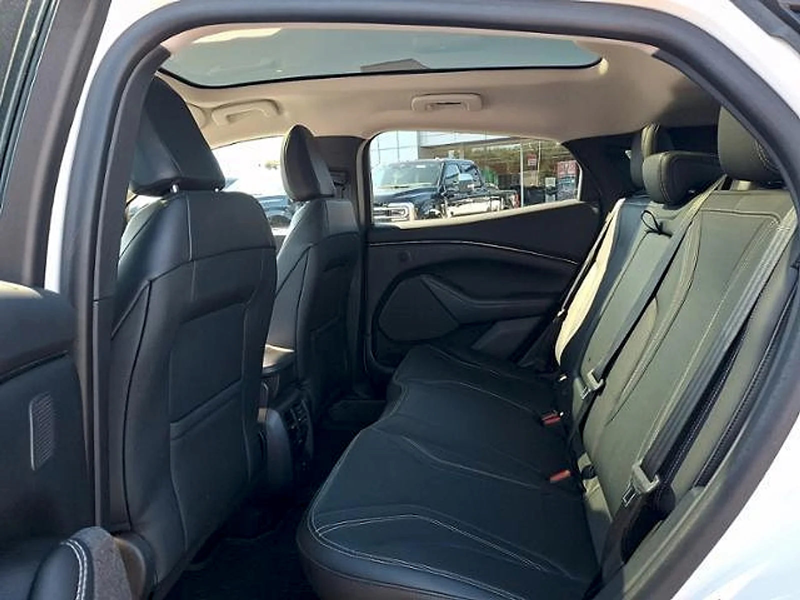 Used 2023 Star White Metallic Tri-Coat Ford Premium image 11