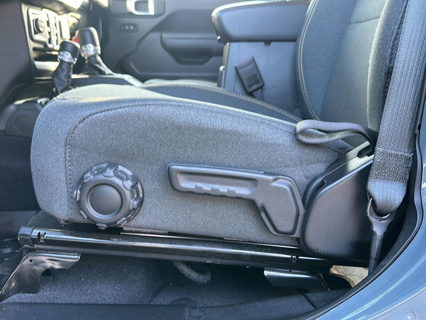 Used 2025 Anvil Clearcoat Jeep Sport S image 12
