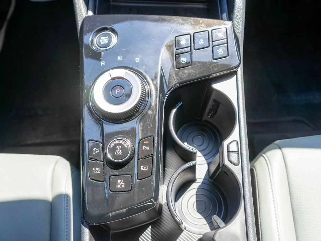 Used 2025 Black Kia X-Line Prestige image 26