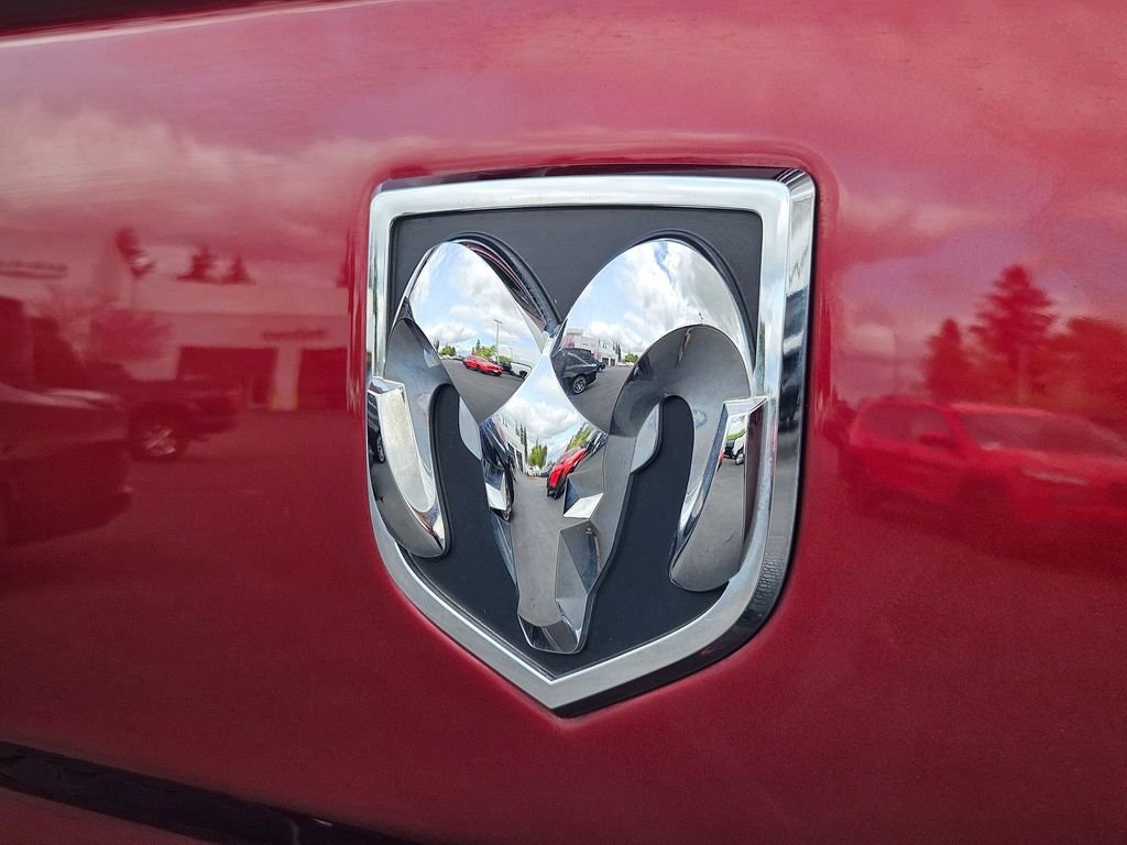 Used 2017 Delmonico Red Pearlcoat Ram Express image 27
