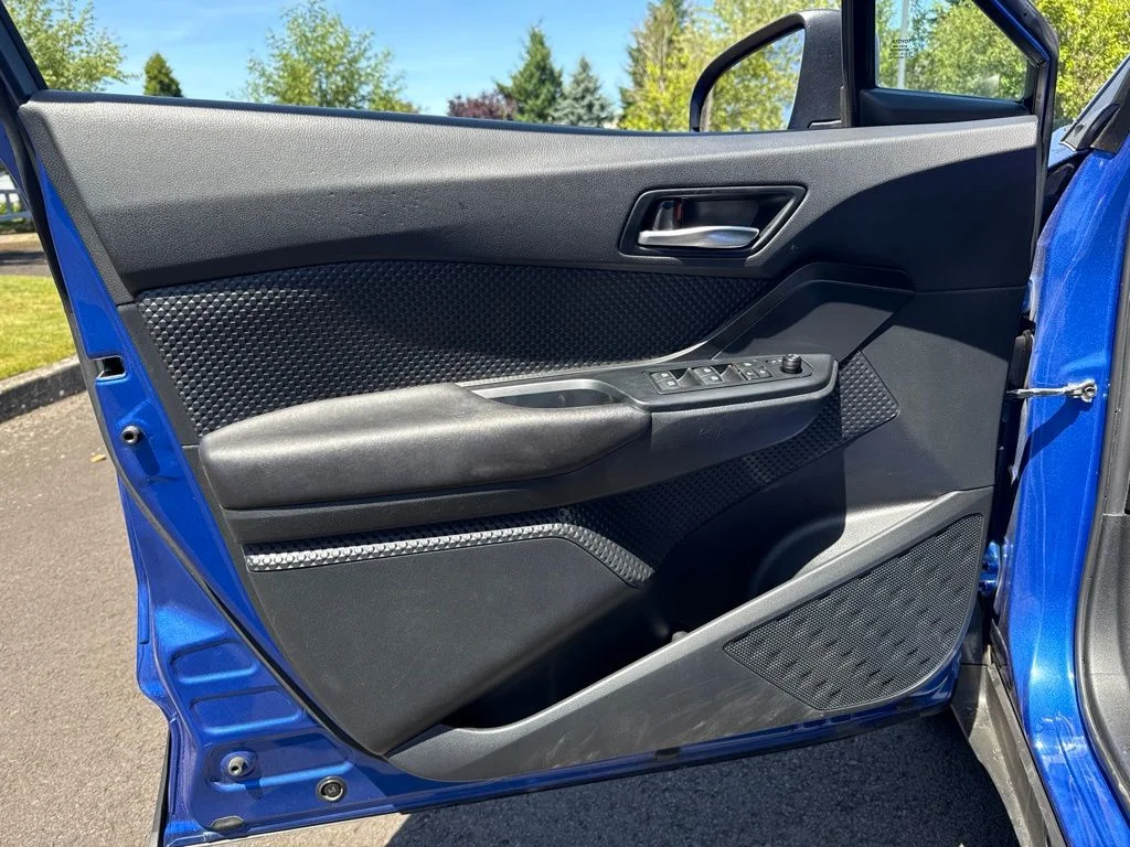 Used 2018 Blue Eclipse Metallic Toyota XLE Premium image 17