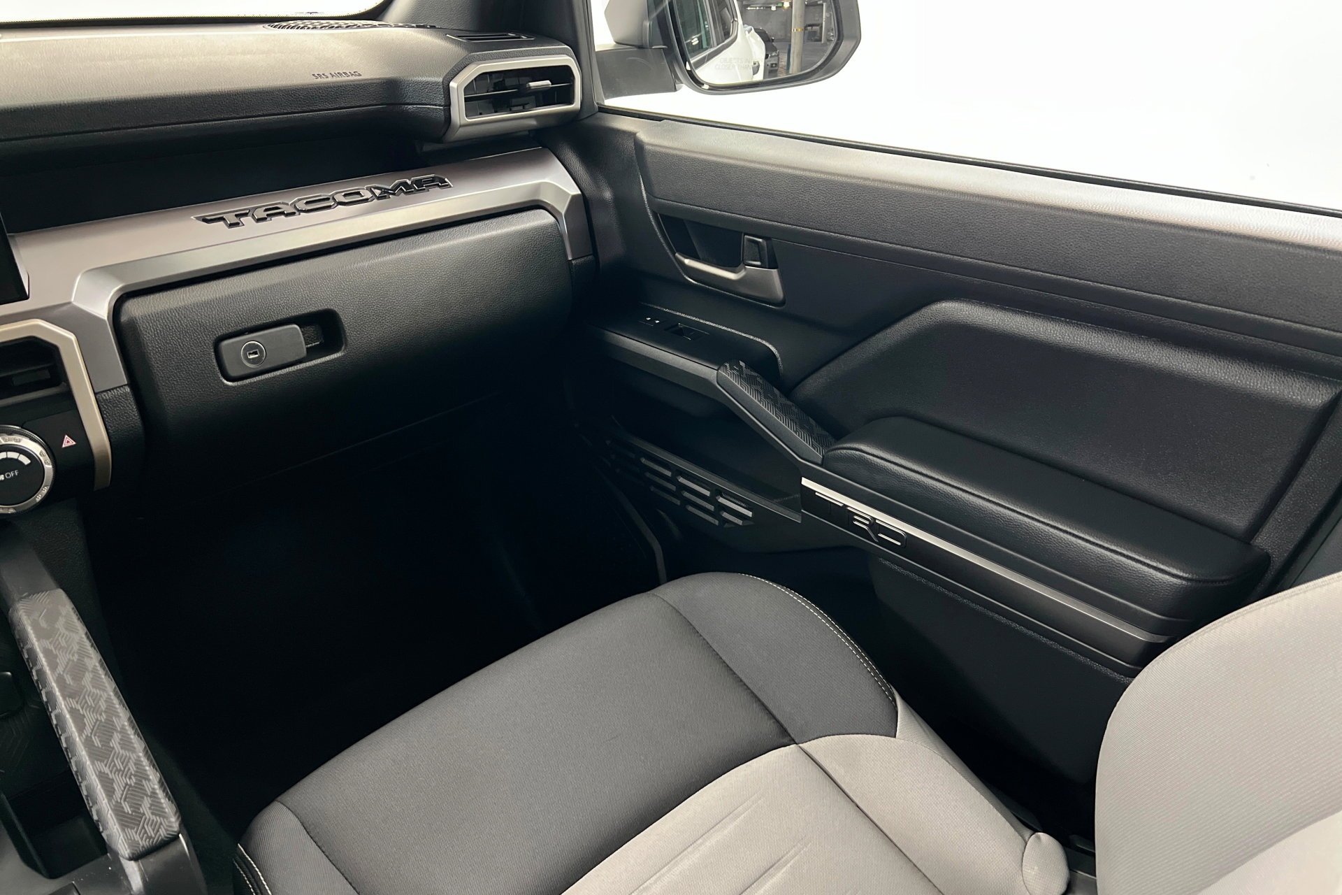2024 Toyota Tacoma TRD Off Road - Photo 11
