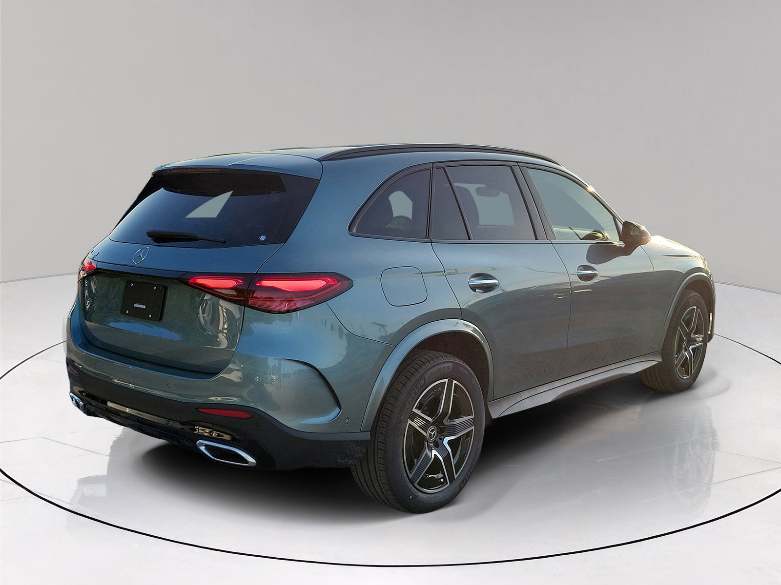 New 2026 Verde Silver Metallic Mercedes-Benz GLC 300 image 36