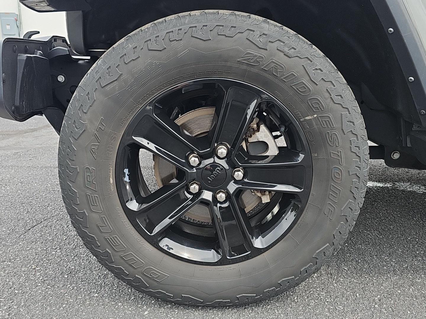 Used 2022 Sting-gray Clearc Jeep Unlimited Sahara Altitude image 9