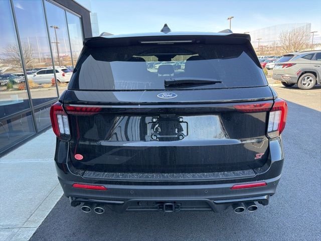 New 2026 Agate Black Metallic Ford ST image 4